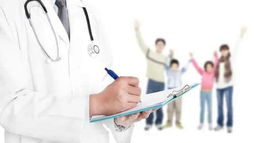 Ubezpieczenie zdrowotne dziecka które się nie uczy – co warto wiedzieć?