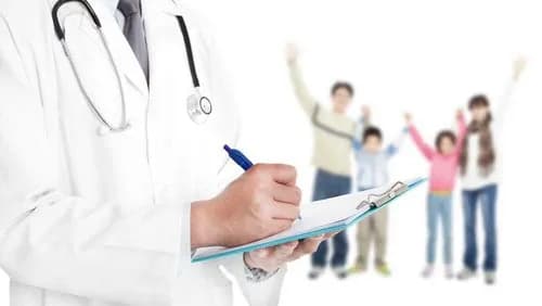 Ubezpieczenie zdrowotne dziecka które się nie uczy – co warto wiedzieć?