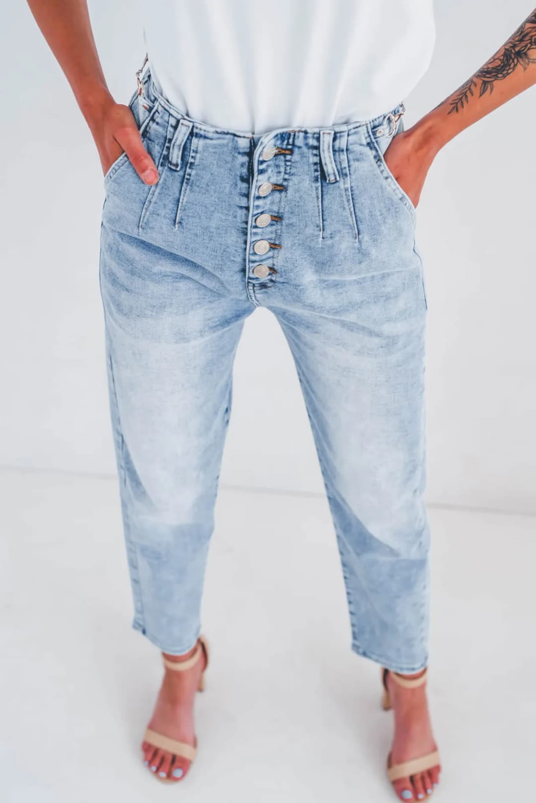 Gdzie kupić spodnie baggy damskie? Najlepsze miejsca i modele na rynku.