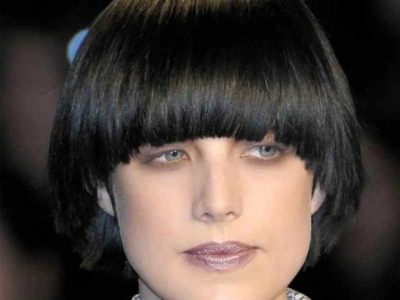 Fryzury damskie dla sztywnych włosów, które podkreślą Twoją urodę