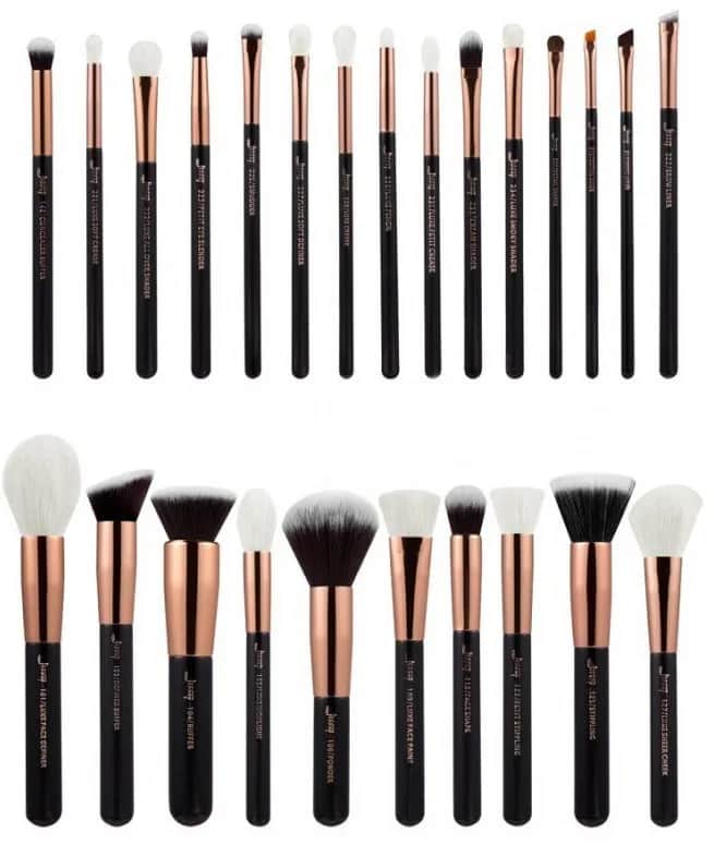 Pędzle do makijażu: jakie włosie wybrać? Naturalne czy syntetyczne