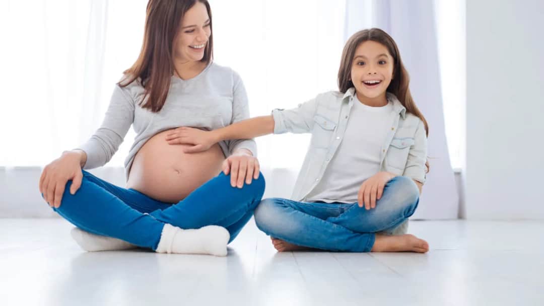 Jak pobudzić ruchy dziecka w brzuchu: 8 skutecznych metod