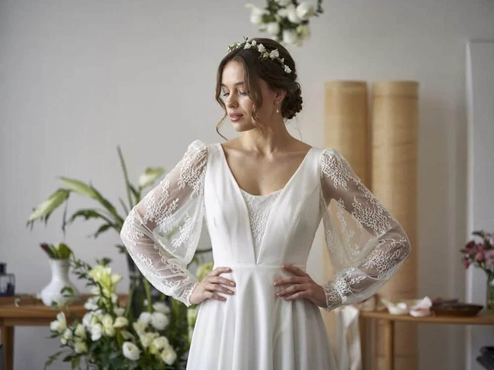 Jak ukryć szerokie ramiona w sukni ślubnej i wyglądać szczuplej