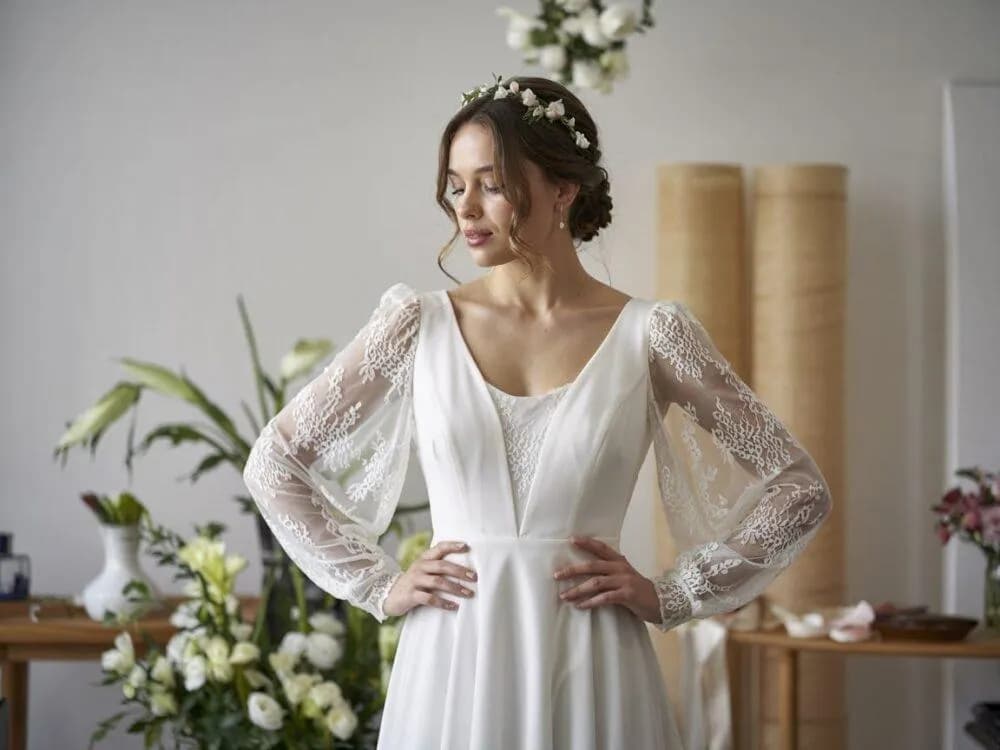 Jak ukryć szerokie ramiona w sukni ślubnej i wyglądać szczuplej