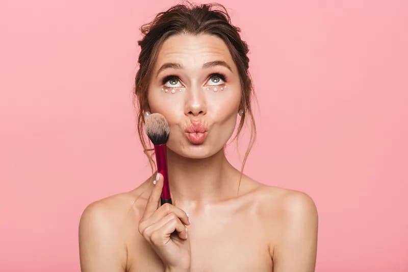 Jak makijaż niszczy cerę: 6 ukrytych zagrożeń dla skóry